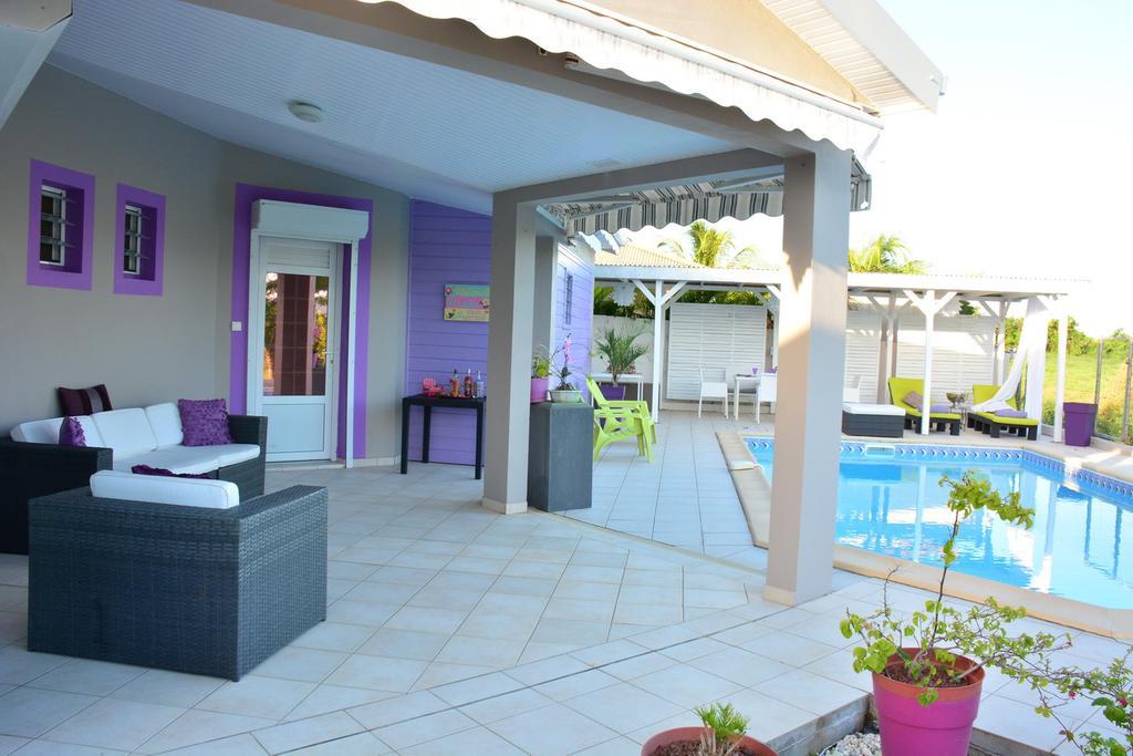 Villa Améthyste avec grande piscine privée, jardin clos, parking privé Le Robert Extérieur photo